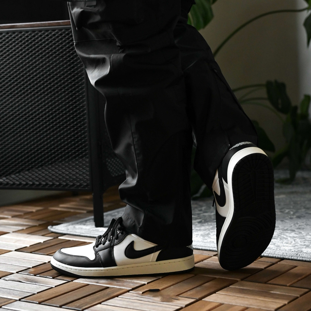 Giày Nike Air Jordan 1 Low SE Vintage Panda FB9893-101