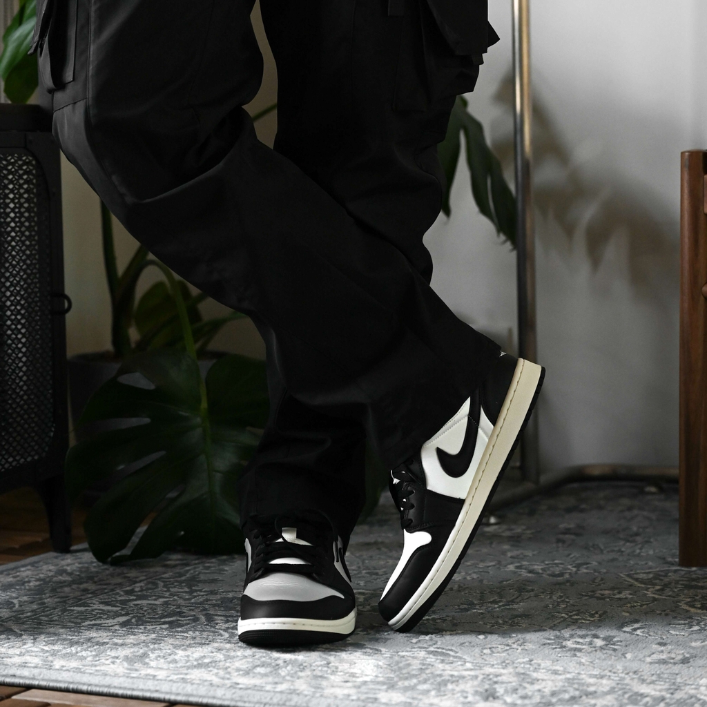 Giày Nike Air Jordan 1 Low SE Vintage Panda FB9893-101
