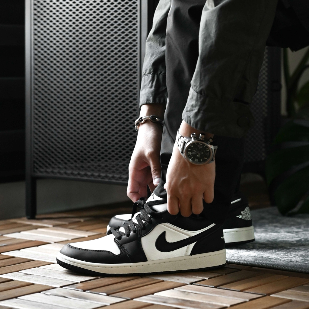 Giày Nike Air Jordan 1 Low SE Vintage Panda FB9893-101