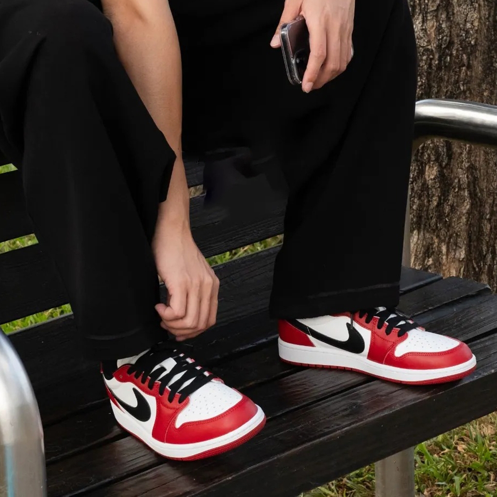 chicago 1 low on feet