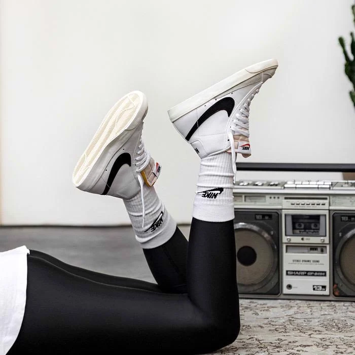 Giày Nike Blazer Mid 77 Vintage White Black CZ1055 100