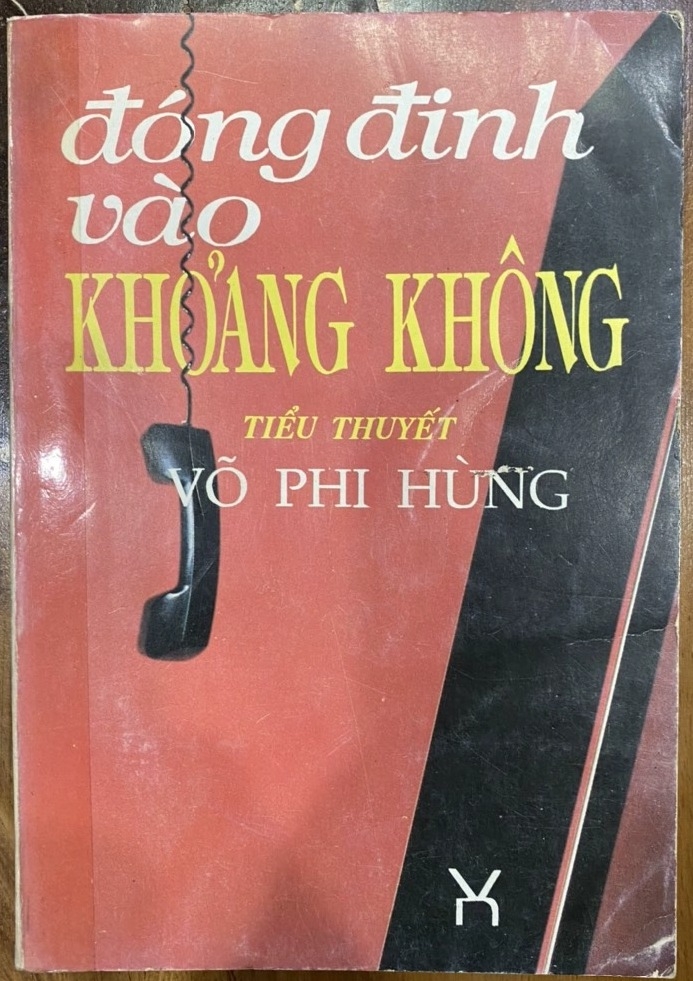 Đóng Đinh Vào Khoảng Không