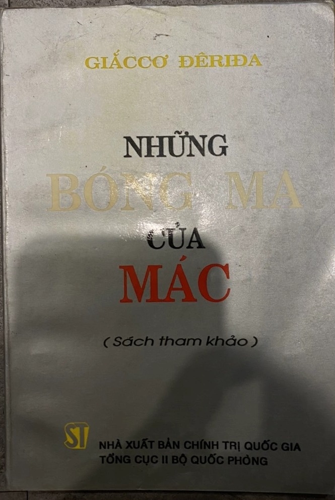 Những Bóng Ma Của Mác