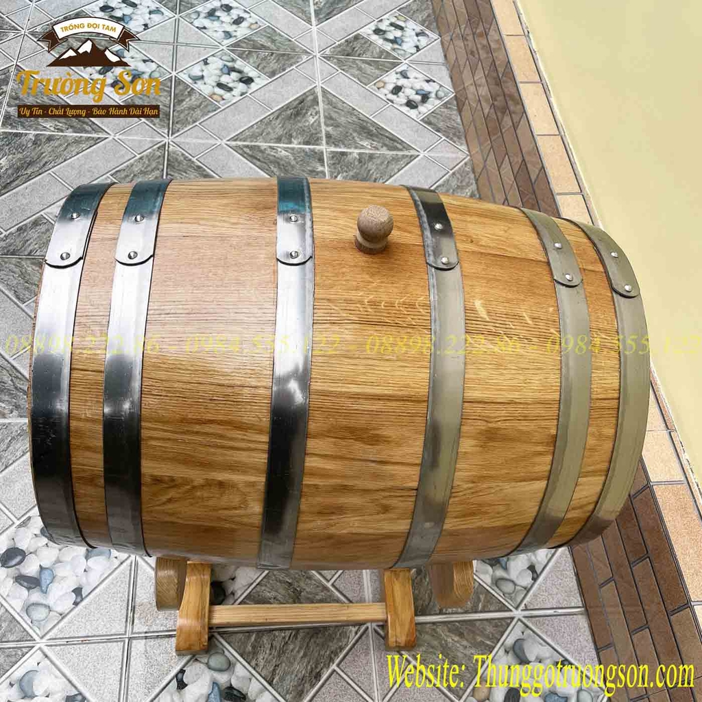 Thùng gỗ sồi 100 lít chân trạm khắc