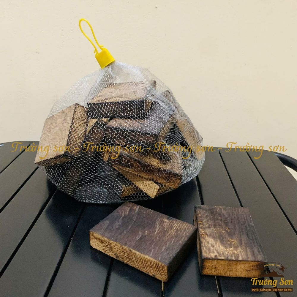 Bán vụn gỗ sồi Nga