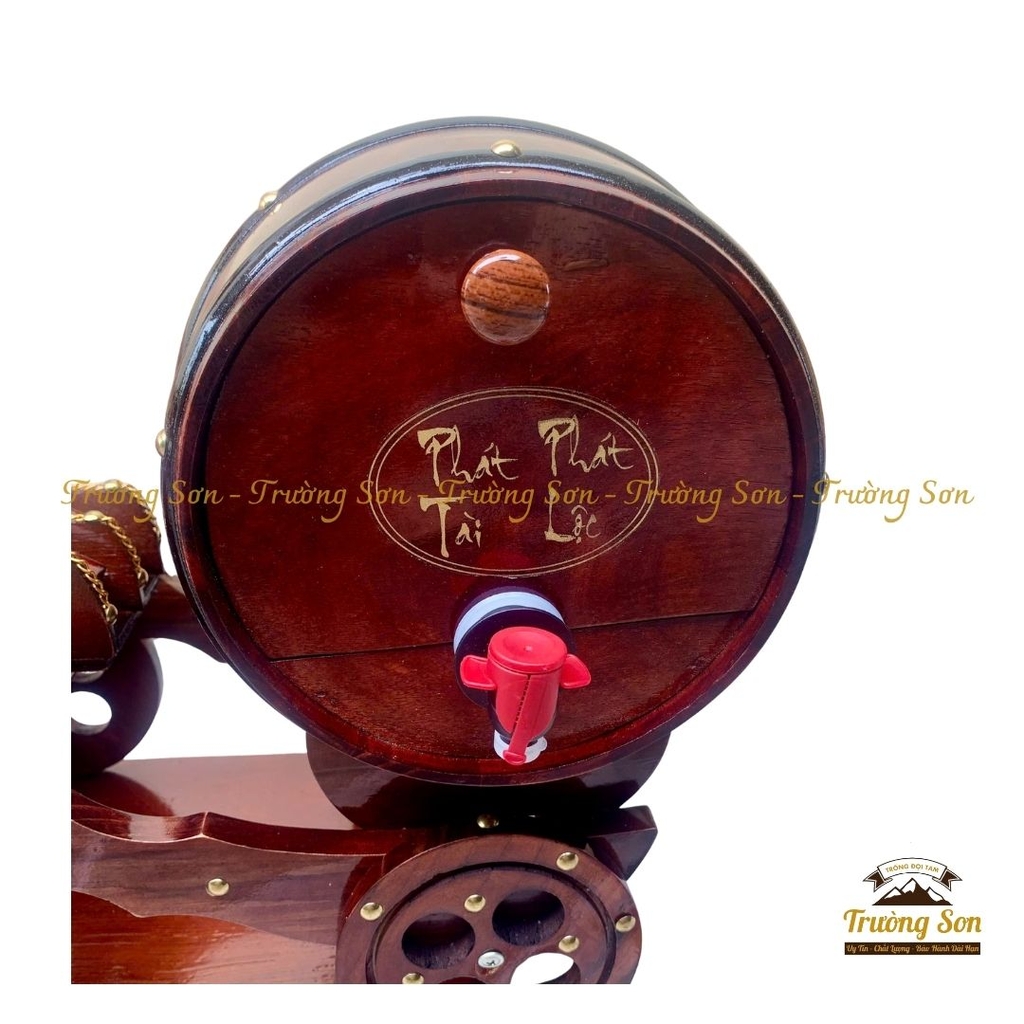 Xe ngựa kéo thùng rượu vang