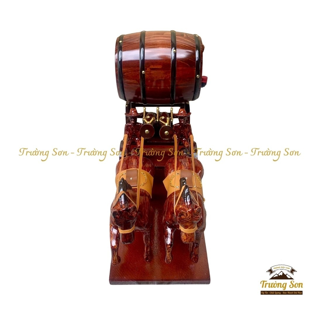 Xe ngựa kéo thùng rượu vang