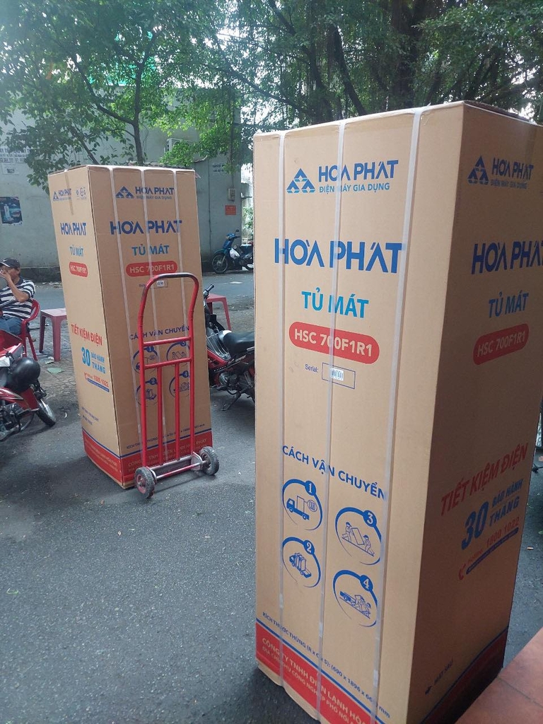 Tủ mát Hòa Phát HSC 700F1R1 700L - dàn lạnh trực tiếp