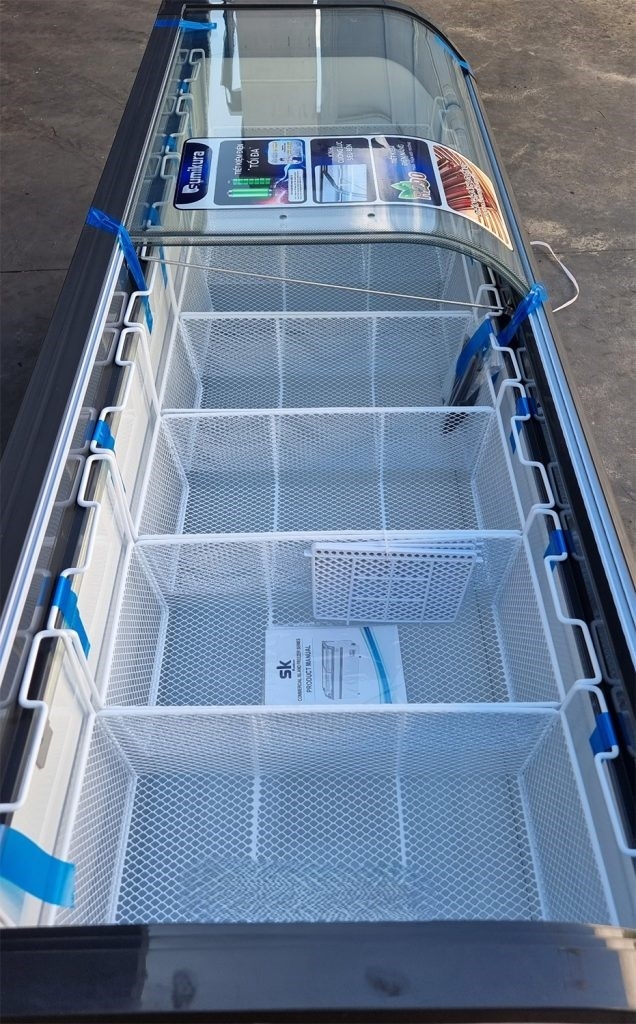 Tủ đông mặt kính cong Sumikura SKFS-700F(FS) 680 lít