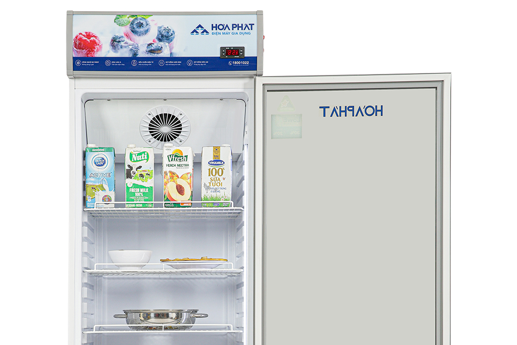 Tủ mát có hệ thống sưởi làm bay hơi nước trên bề mặt chống đọng sương, giúp bề mặt kính luôn sáng rõ