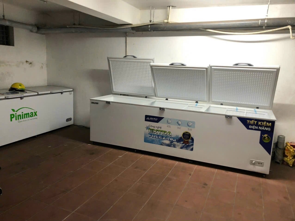 Tủ đông dung tích lớn Hòa Phát 1 ngăn 3 cánh HPF AD61190 1500L ( lòng sử dụng trong 1200L)