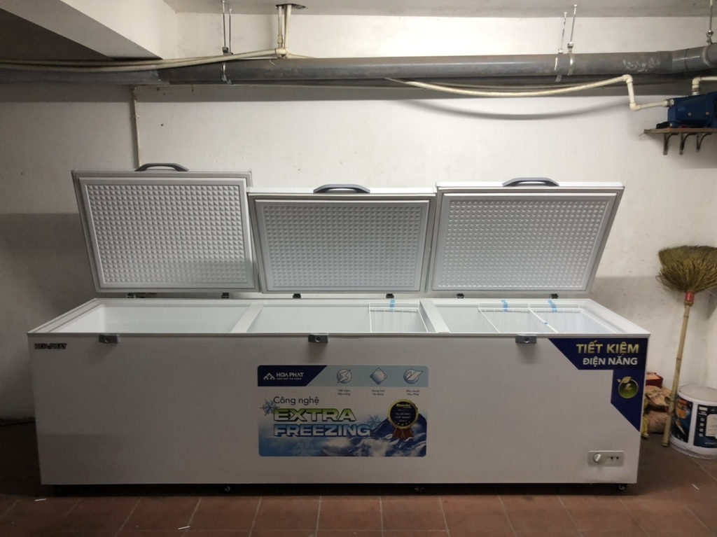 Tủ đông dung tích lớn Hòa Phát 1 ngăn 3 cánh HPF AD61190 1500L ( lòng sử dụng trong 1200L)