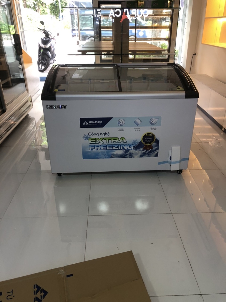 Tủ đông trưng bày kính cong Hòa Phát 1 ngăn  đông 2 cánh trượt HSF AD6357.C1 dài 1.2 MÉT