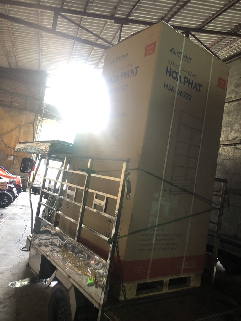 Tủ mát lớn trưng bày Hòa Phát 1 ngăn 2 cánh HSR D6723 900L (long sử dụng trong 723L)