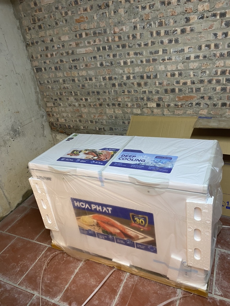 Giao 4 tủ mát hòa phát S6242 và 2 tủ đông An6352 tại A23 KĐT Sunshine Ciputra tây hồ