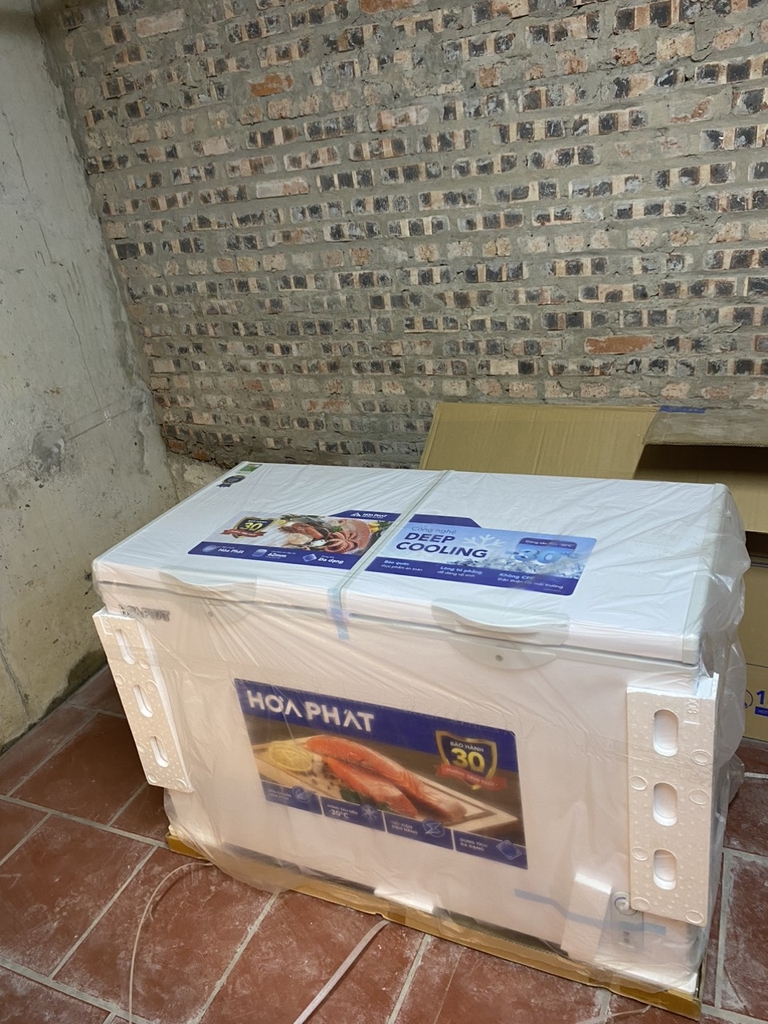 Giao 4 tủ mát hòa phát S6242 và 2 tủ đông An6352 tại A23 KĐT Sunshine Ciputra tây hồ