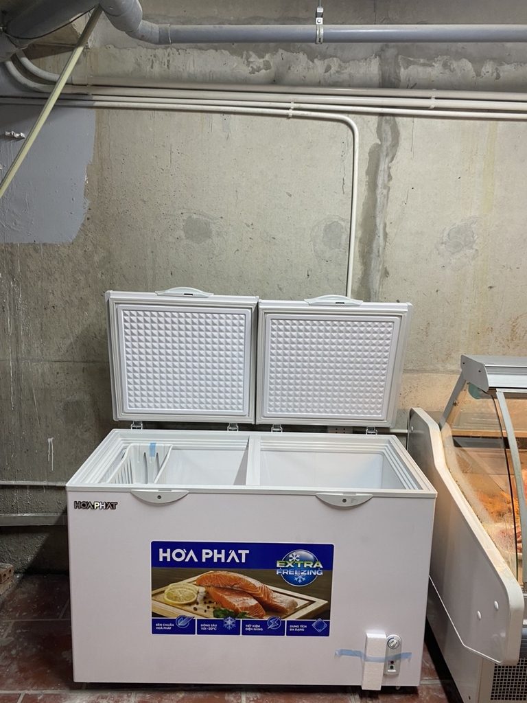 Giao 4 tủ mát hòa phát S6242 và 2 tủ đông An6352 tại A23 KĐT Sunshine Ciputra tây hồ