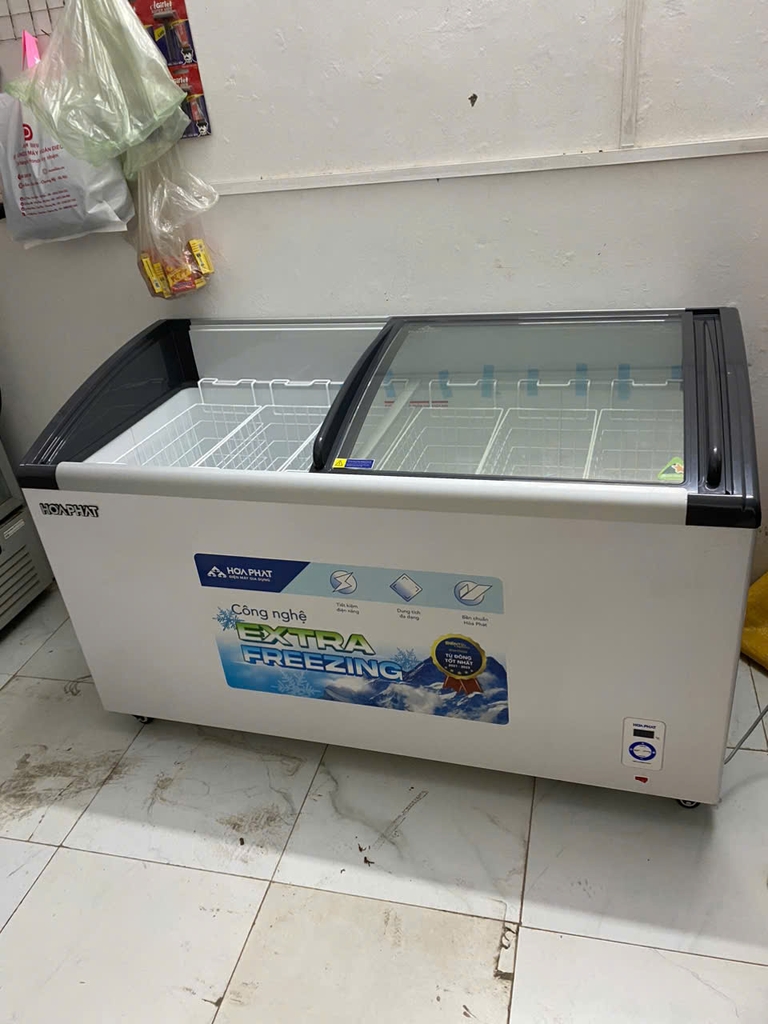 Giao tủ đông kính Hòa Phát HSF AD6451.C1 tại số 101B- D7 Phố 8-3, phường Quỳnh Mai, quận Hai Bà Trưng- Hà Nội