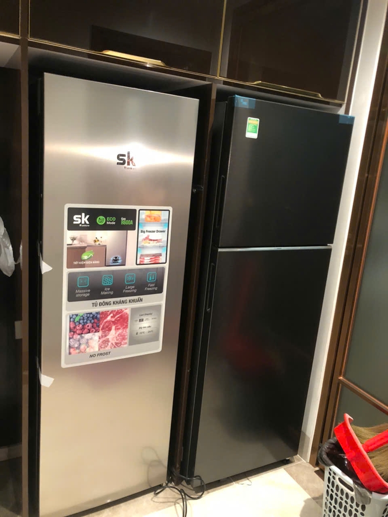 Tủ đông đứng SK Sumikura 300 lít - KHÔNG ĐÓNG TUYẾT