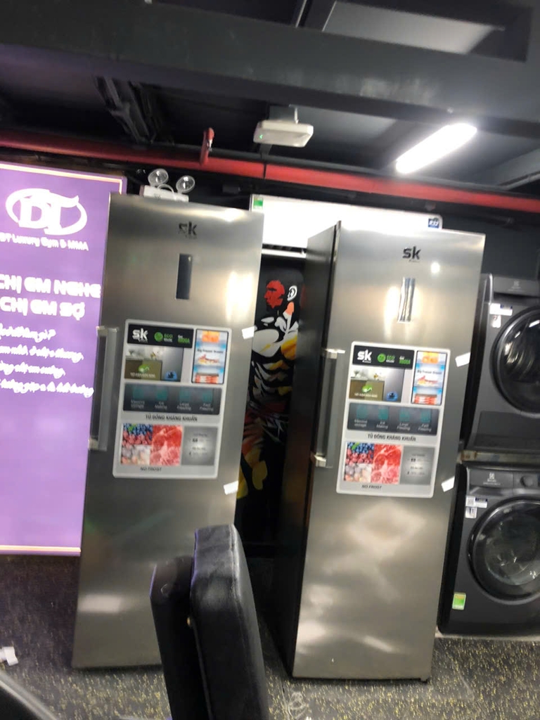 Tủ đông đứng SK Sumikura 350 lít - KHÔNG ĐÓNG TUYẾT