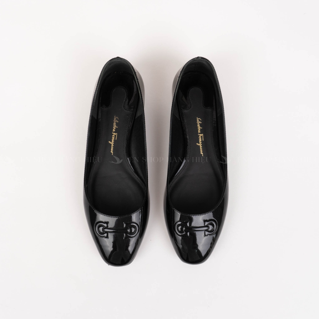Giày bệt Salvatore Ferragamo màu đen  size 6.5D