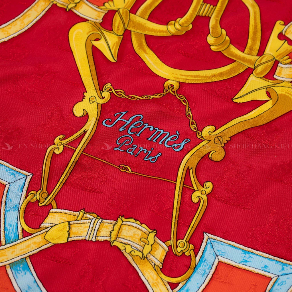 Khăn lụa Hermes đỏ hoạ tiết vàng 90 x 90cm