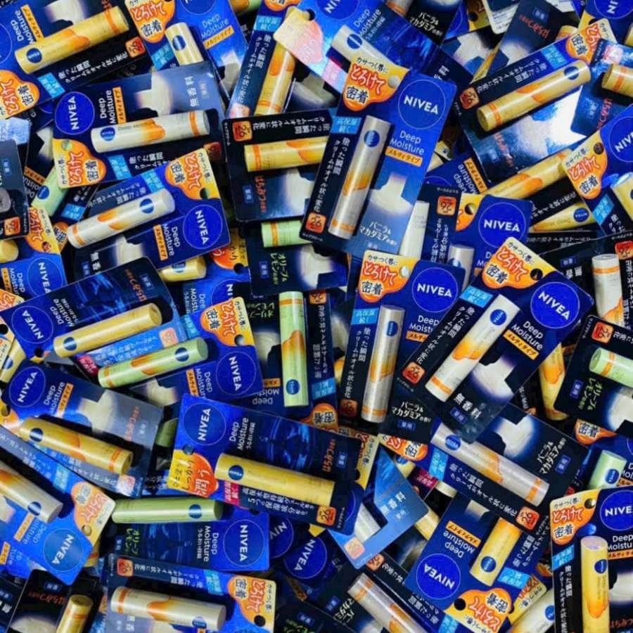 Son dưỡng ẩm cao Nivea không màu chống nắng SPF26 PA++ 2.2g