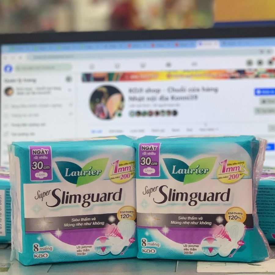 Băng vệ sinh Laurier Super Slimguard siêu mỏng cánh 30cm - 8 miếng