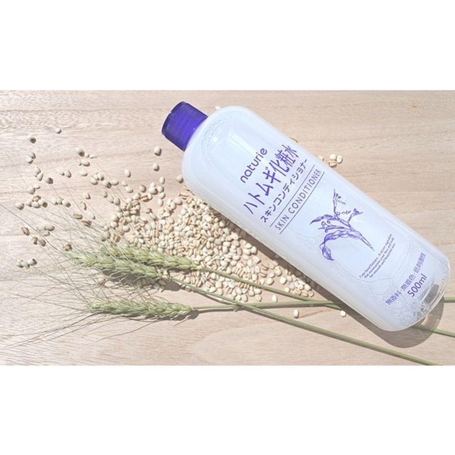 Nước hoa hồng ý dĩ Naturie Skin Conditioner 500ml