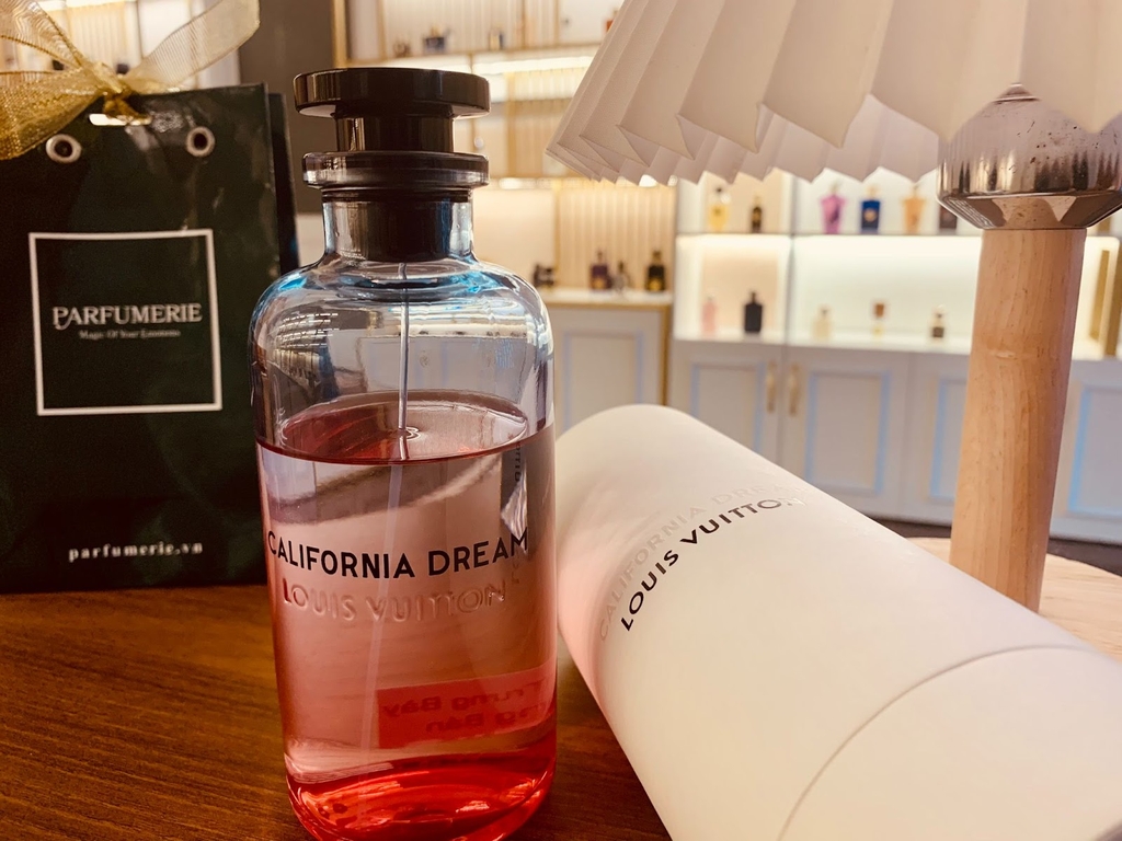 Louis Vuitton California Dream thuộc nhóm hương hoa cỏ trái cây khiến bao nàng mê đắm.