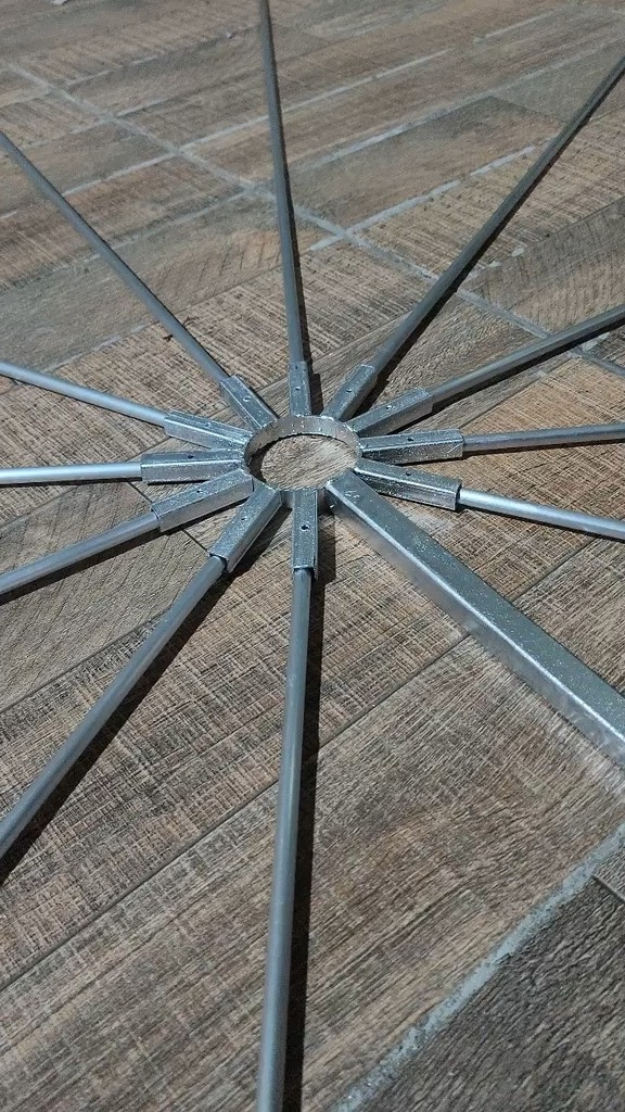 Đèn pháo hoa 2D mẫu mới 2024 11 tia 1m cột 6m