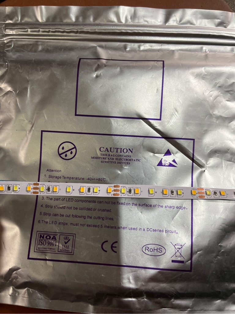 Led cuộn 5m 120 led 12V đổi 3 màu ( Trắng, vàng, trung tính)