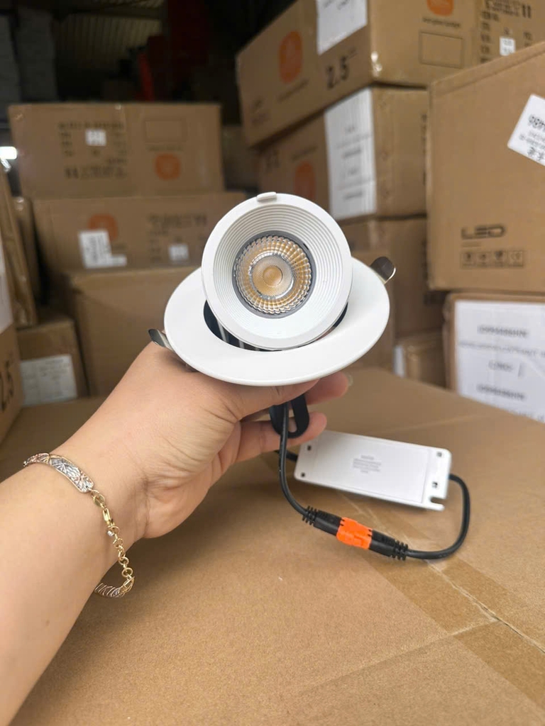 Âm trần xoay 360° lỗ 90mm Chip Epistar  Nguồn Lifud