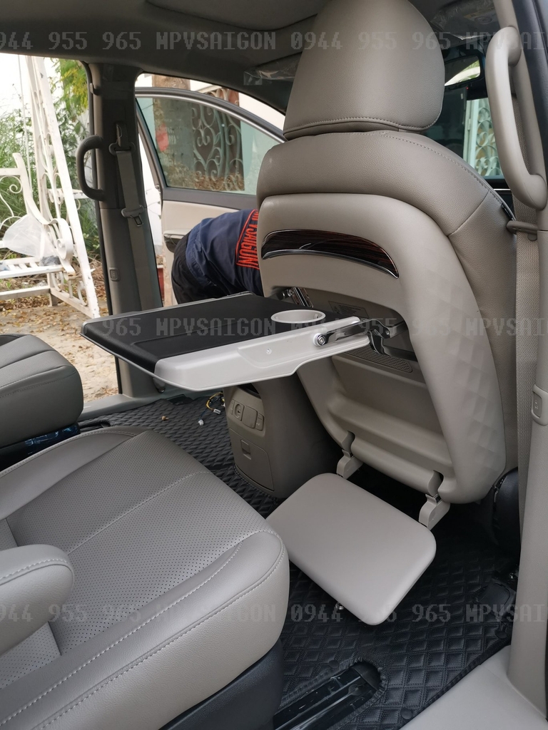 Bàn xếp lưng ghế xe Ford Tourneo - MPVSAIGON