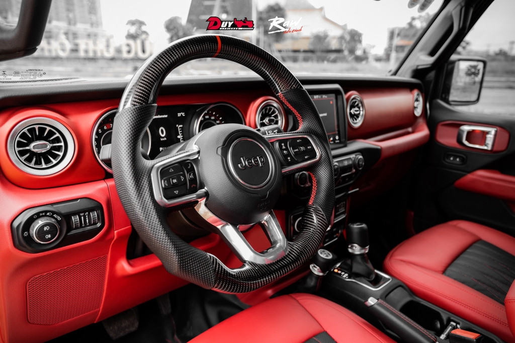  BỌC DA BÒ NHẬP Ý- ĐỔI MÀU TOÀN BỘ XE JEEP SANG TRỌNG MÀ CÁ TÍNH