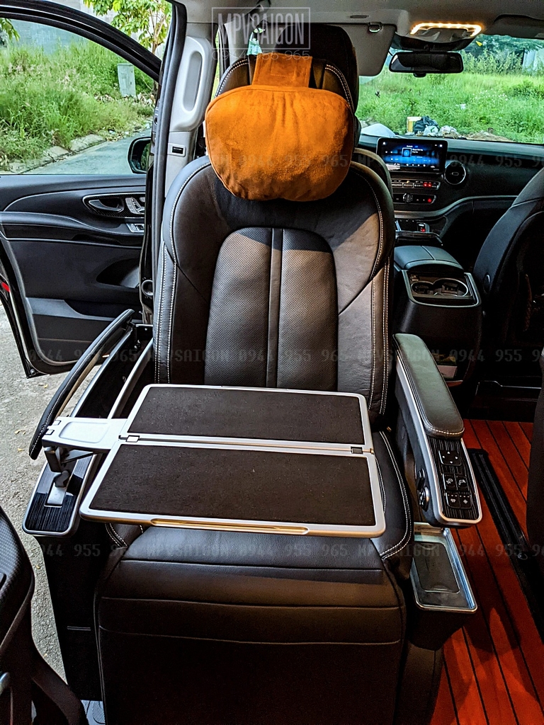 Ghế limousine có bàn xếp bàn ăn cho Mercedes Benz V250 AMG tại MPVSAIGON