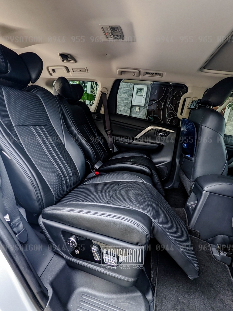 Độ ghế Limousine chỉnh điện matxa Mitsubishi Pajero