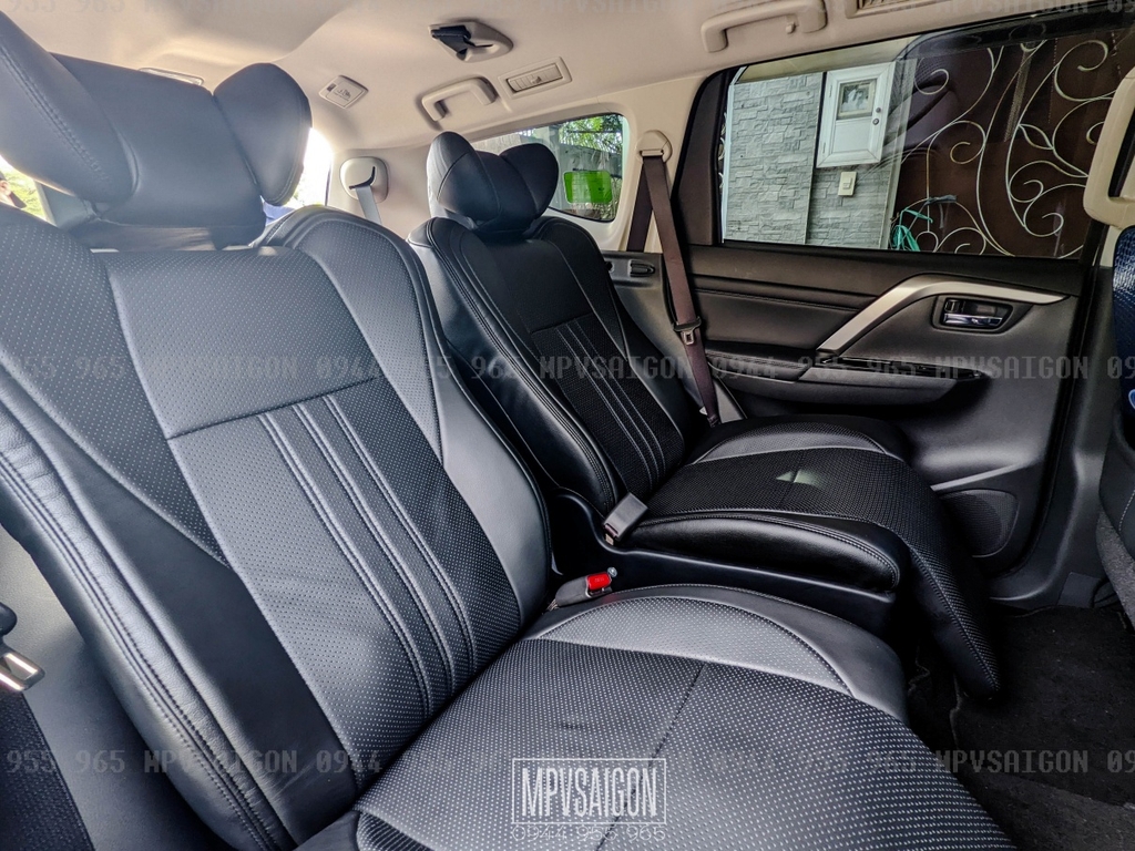 Độ ghế Limousine chỉnh điện matxa Mitsubishi Pajero