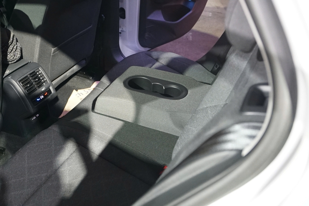 ĐỔI MÀU NỘI THẤT VOLKSWAGEN GOLF