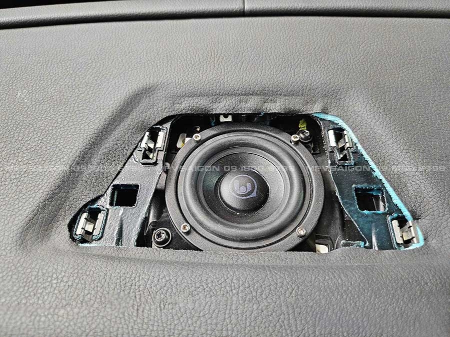 Nâng cấp âm thanh cho Vinfast VF9 với hệ thống Quartorigo nhập khẩu Ý