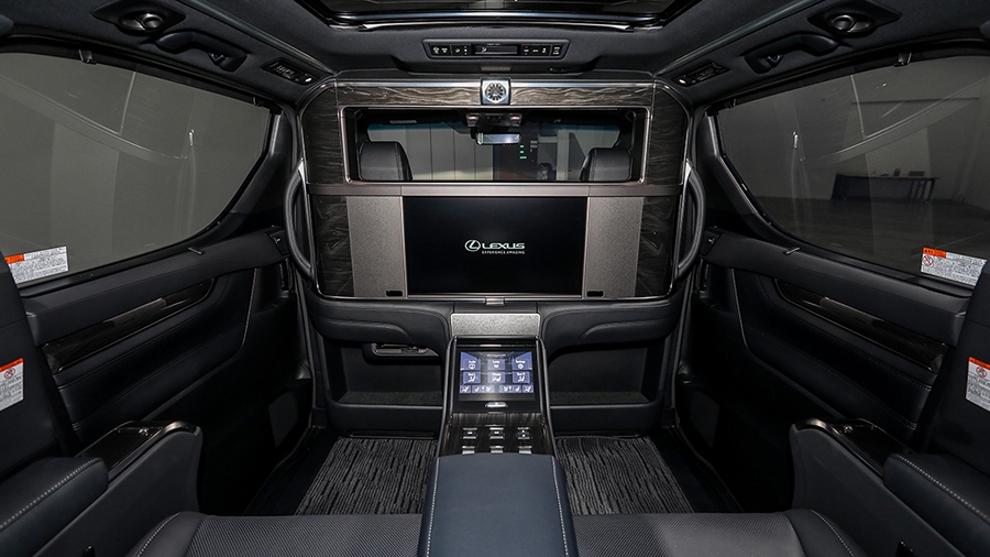 TOYOTA ALPHARD NÂNG CẤP BẢN 4 CHỖ LM CÓ VÁCH NGĂN