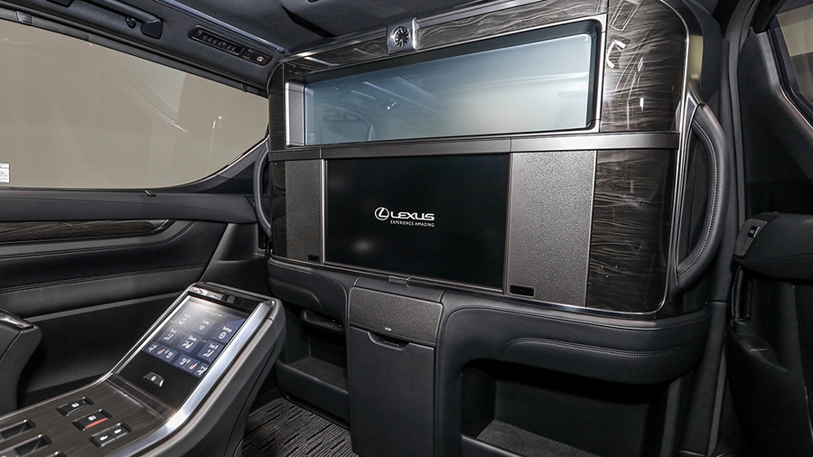 TOYOTA ALPHARD NÂNG CẤP BẢN 4 CHỖ LM CÓ VÁCH NGĂN