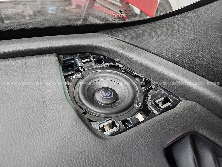 Nâng cấp âm thanh cho Vinfast VF9 với hệ thống Quartorigo nhập khẩu Ý