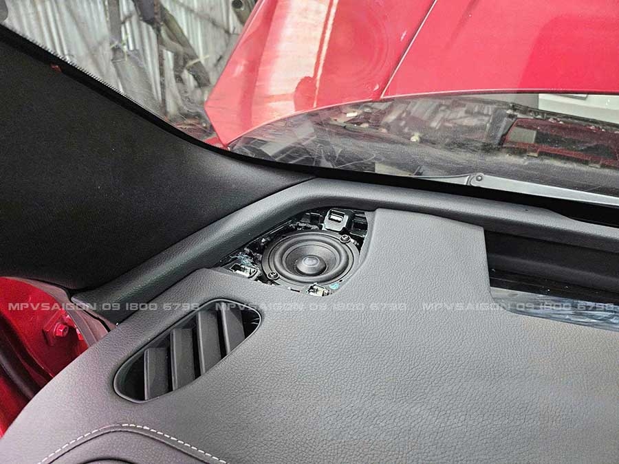 Nâng cấp âm thanh cho Vinfast VF9 với hệ thống Quartorigo nhập khẩu Ý