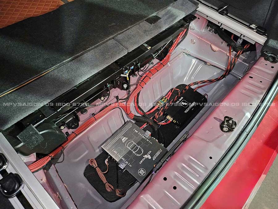 Nâng cấp âm thanh cho Vinfast VF9 với hệ thống Quartorigo nhập khẩu Ý