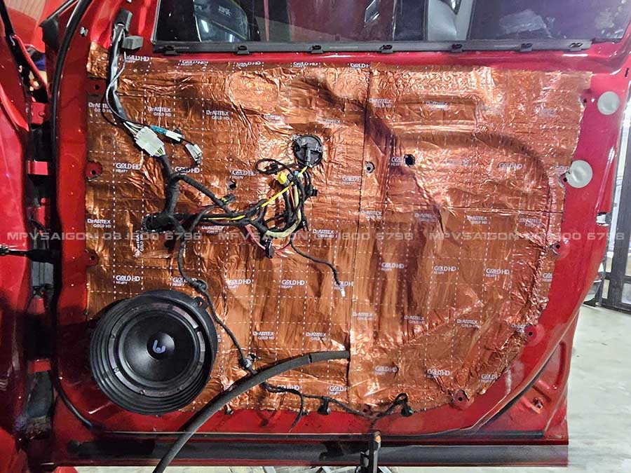 Nâng cấp âm thanh cho Vinfast VF9 với hệ thống Quartorigo nhập khẩu Ý