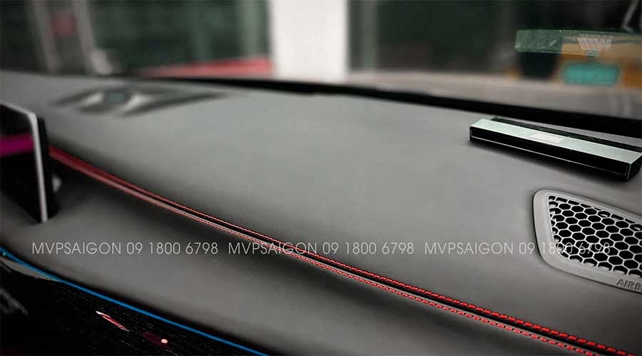 AUDI Q5 bọc da đổi màu nội thất đỏ phối đen