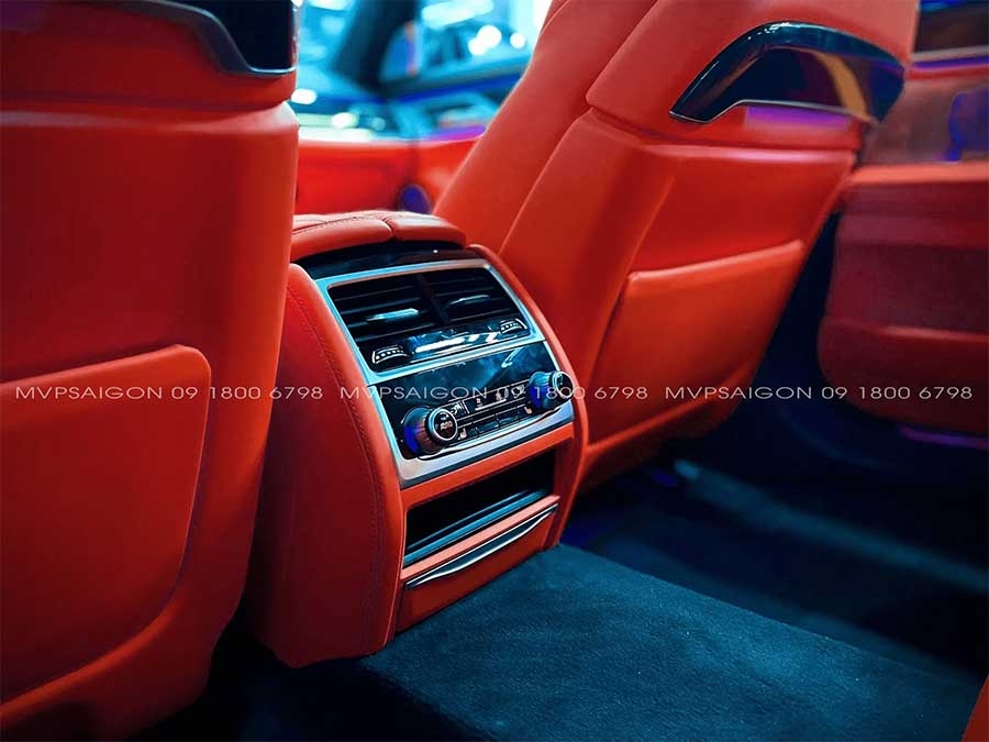 AUDI Q5 bọc da đổi màu nội thất đỏ phối đen