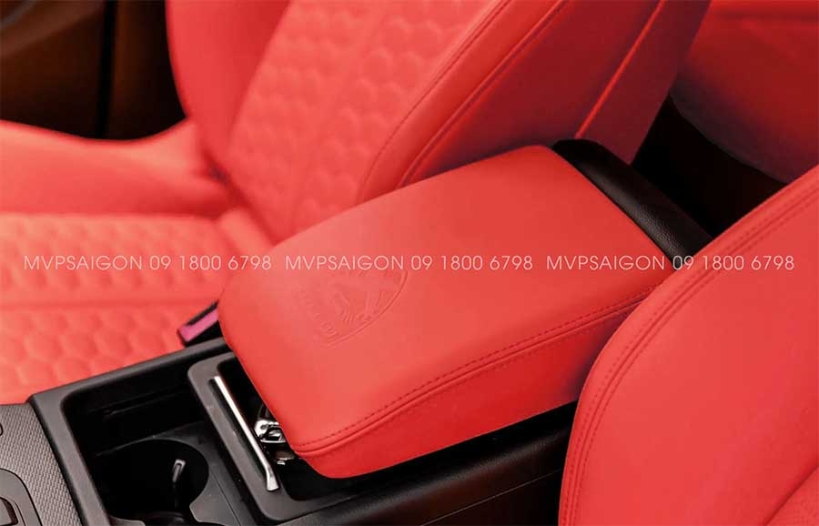 AUDI Q5 bọc da đổi màu nội thất đỏ phối đen