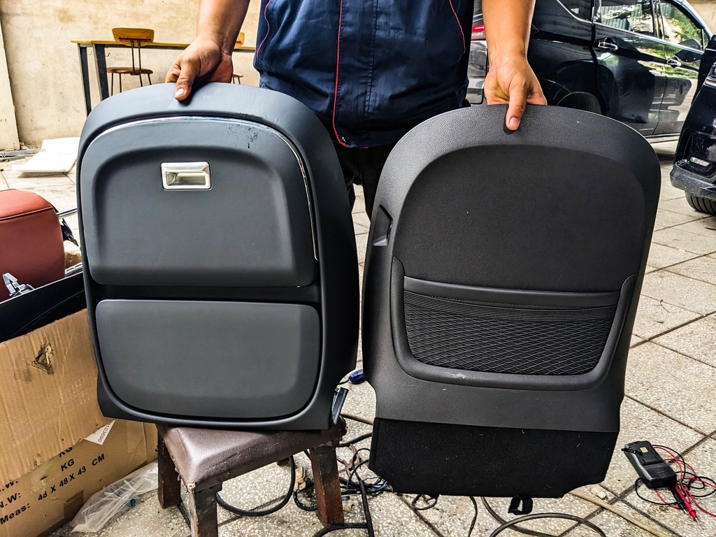 Bàn làm việc - bàn ăn xếp gọn lưng ghế cho Kia Carnival